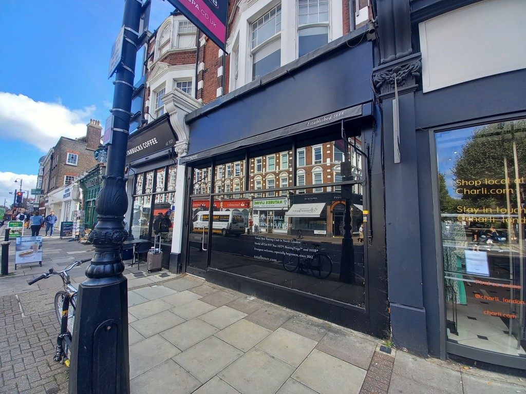 Broadway, Muswell Hill, Shop